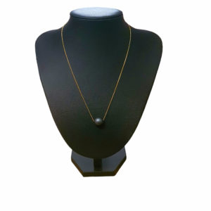 necklace_with_black_stone