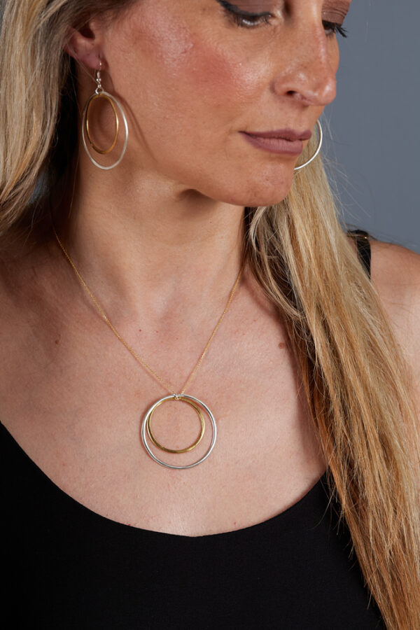 silver circles
